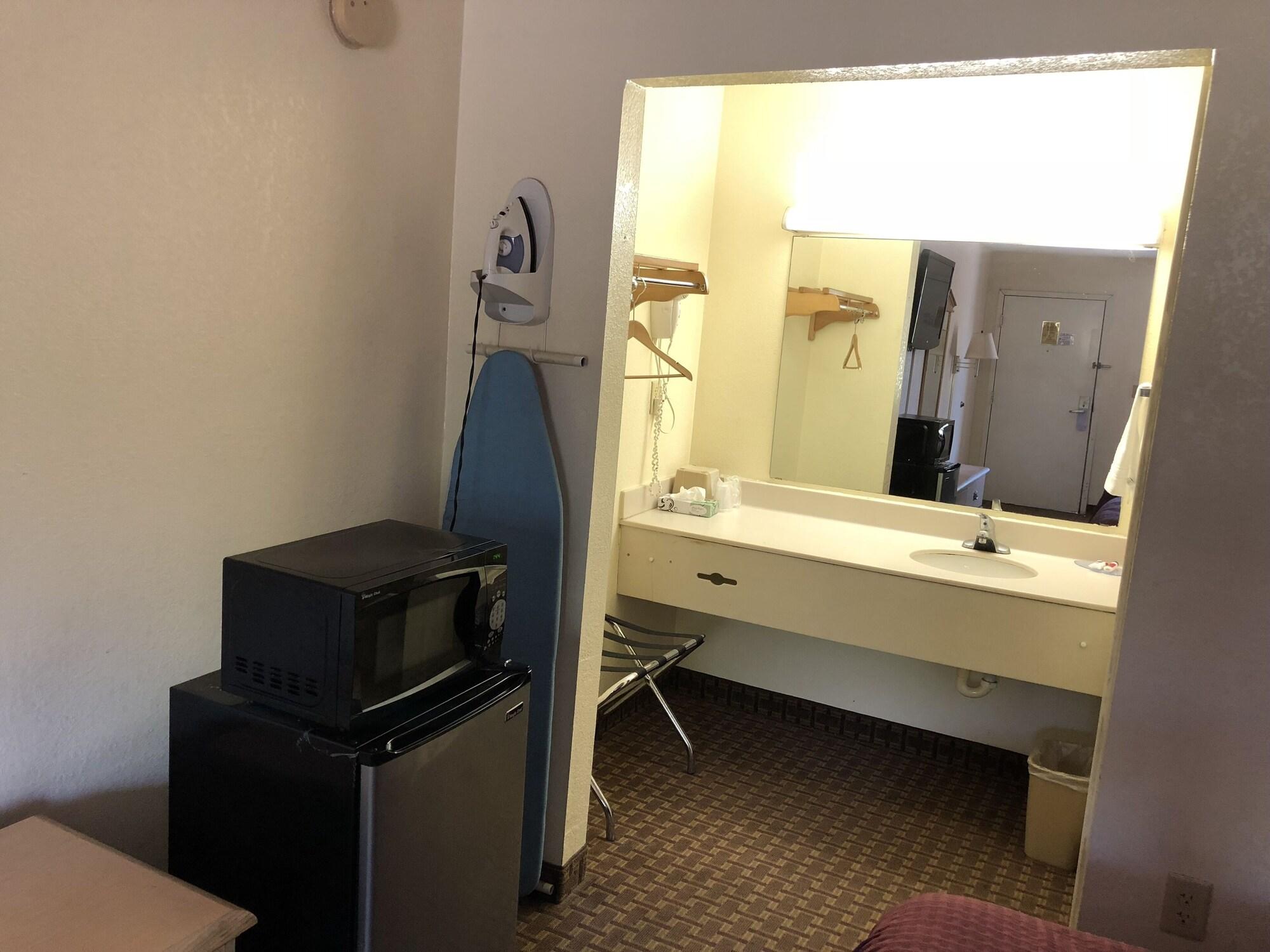 Jax Downtown 2*