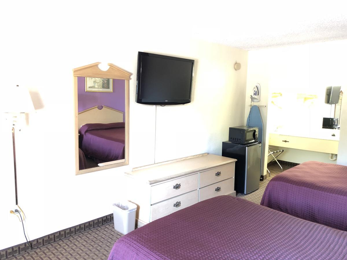 Jax Downtown Hotel 2*