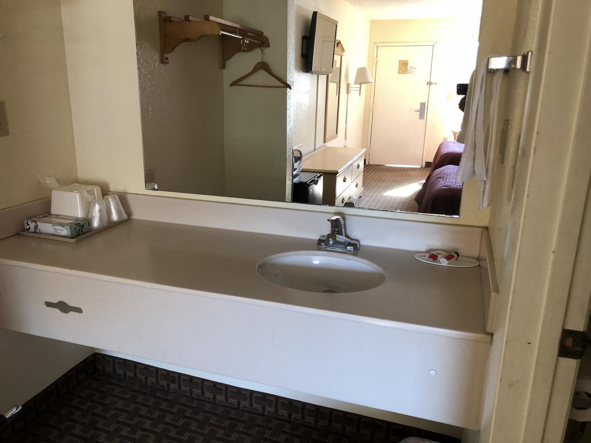 Jax Downtown Hotel 2*